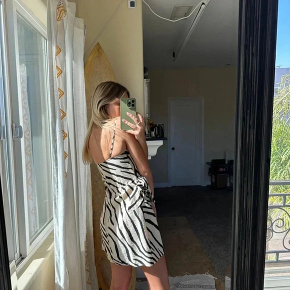 H&M dress zebra animal print wrap mini summer casual XS - Picture 3 of 3
